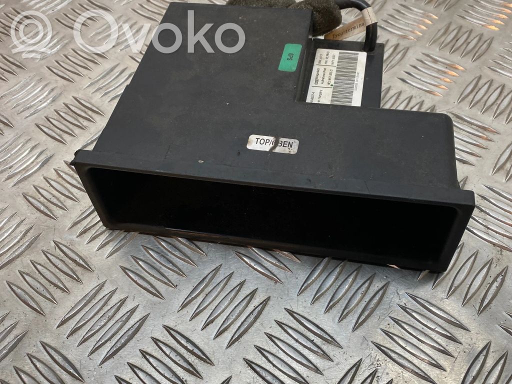 Audi A4 S4 B7 8E 8H Staufach Ablagefach 