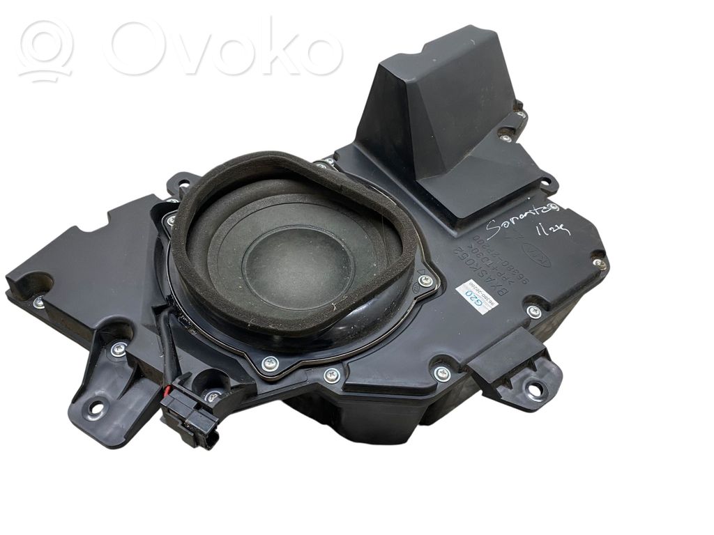 KIA Sorento Subwoofer speaker 