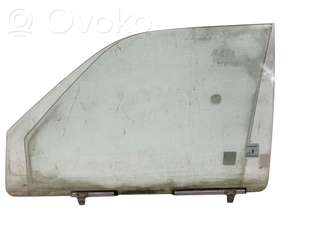 Mitsubishi L200 Luna de la puerta delantera cuatro puertas 