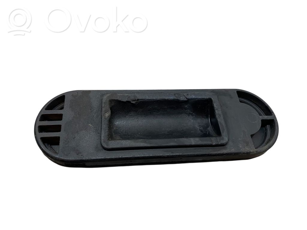 Audi TT TTS Mk2 Jacking socket point 