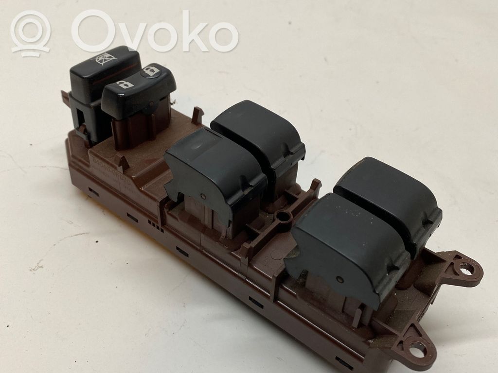 Toyota Verso Przyciski szyb 