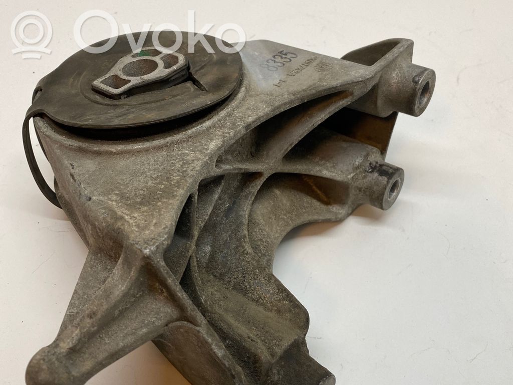 Chevrolet Captiva Gearbox mount 