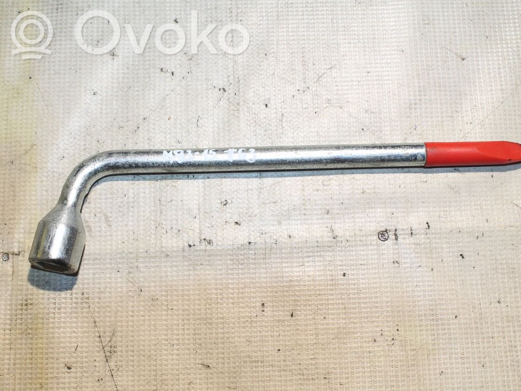 Volvo XC90 Towing hook eye 