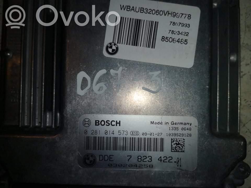 BMW 1 E81 E87 Variklio valdymo blokas 