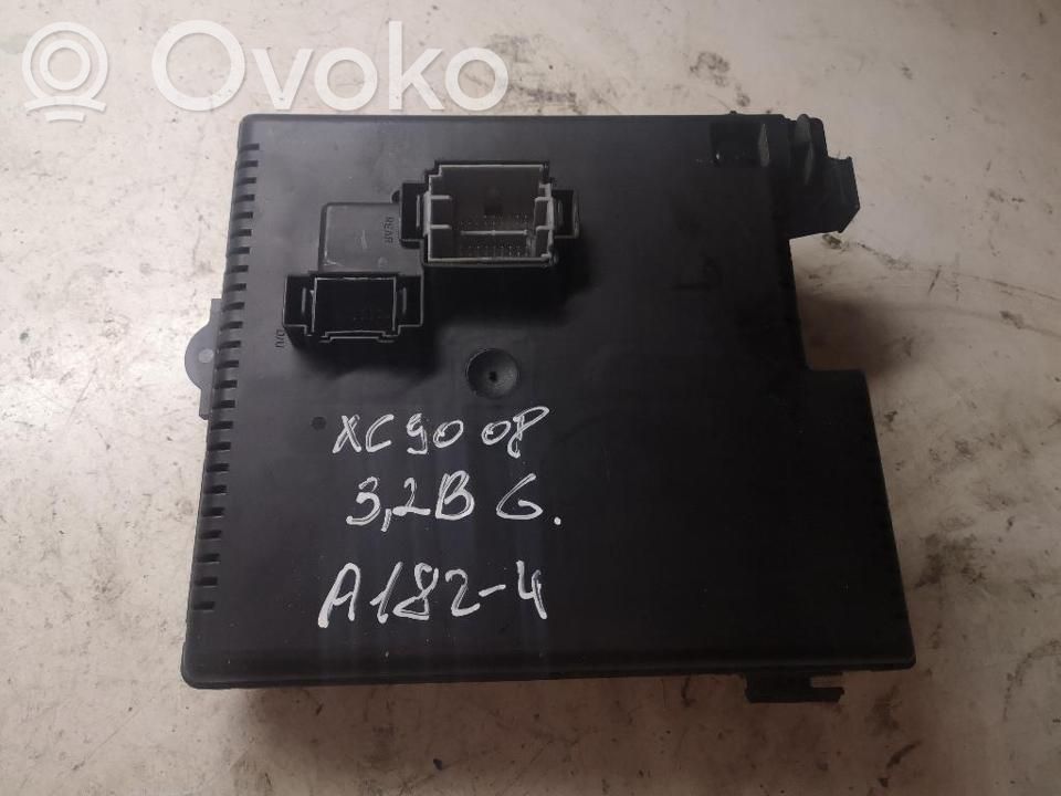 Skrzynka bezpieczników / Komplet   30728512,A1824