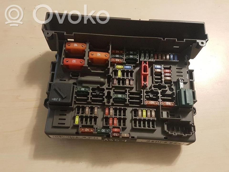 BMW 1 E82 E88 Fuse box set 