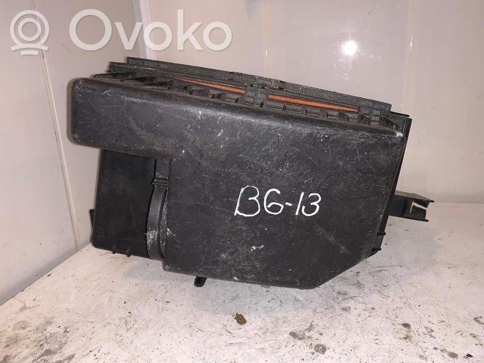 Volvo XC90 Air filter box 