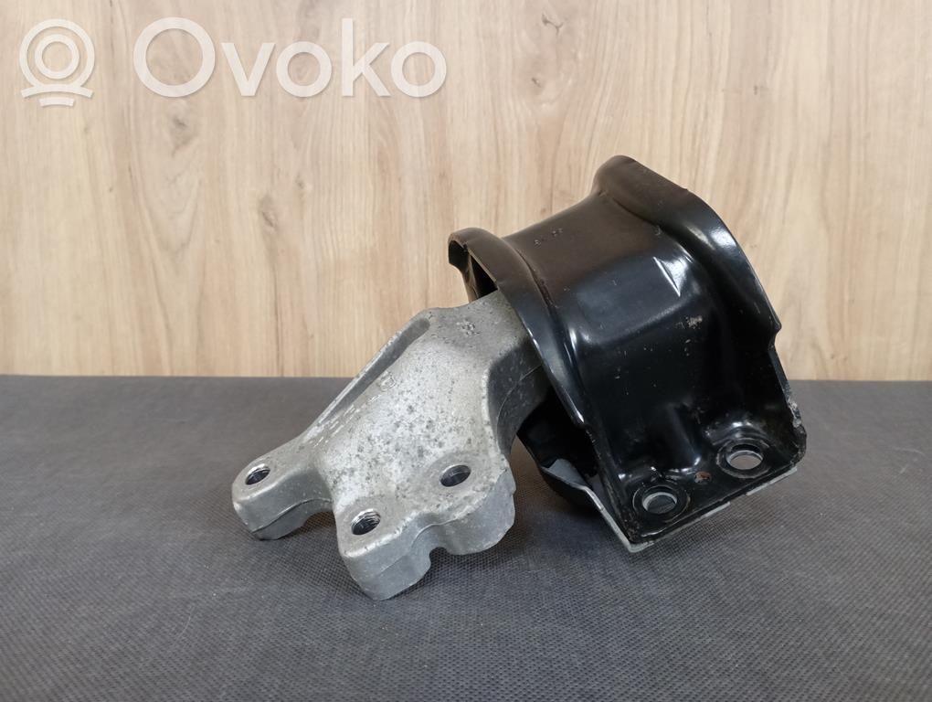 Citroen DS5 Engine mounting bracket 