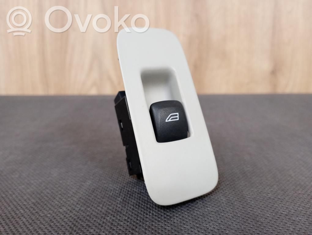 Volvo V40 Cross country Electric window control switch 