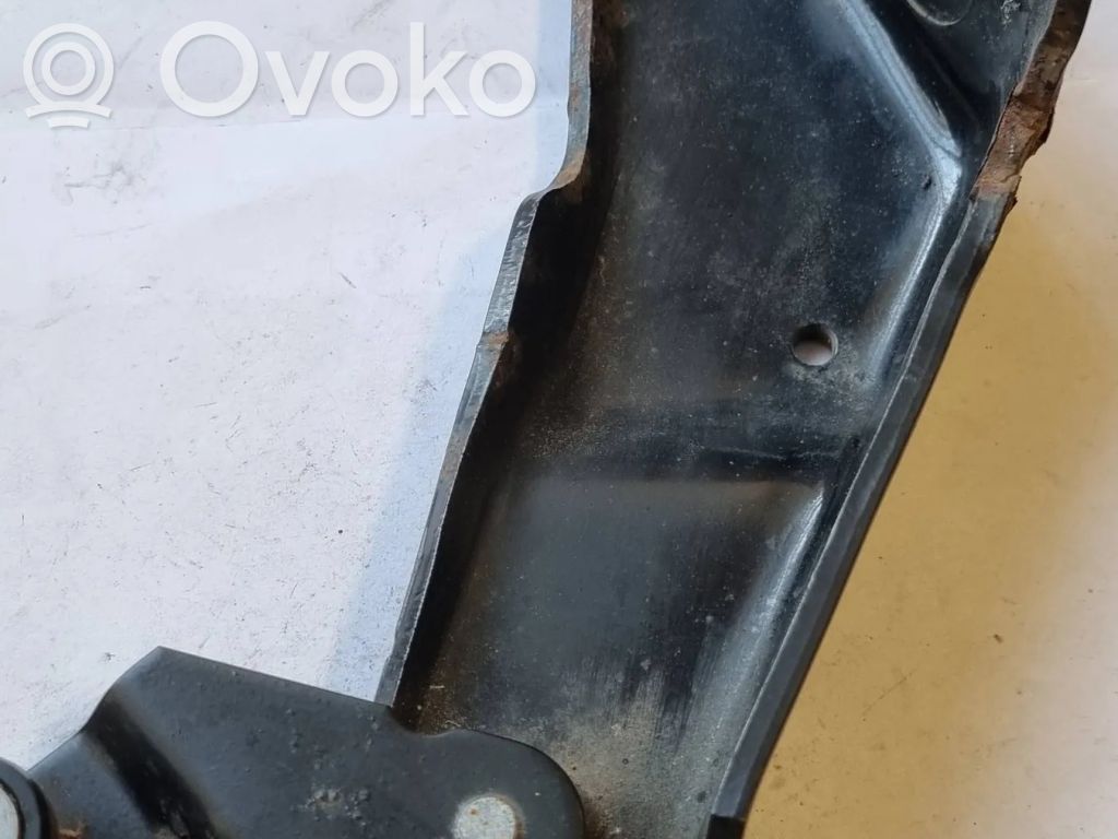 Citroen Berlingo Sliding door lower roller guide/hinge 