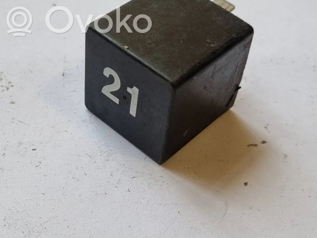 Audi 80 90 S2 B4 Inne przekaźniki 