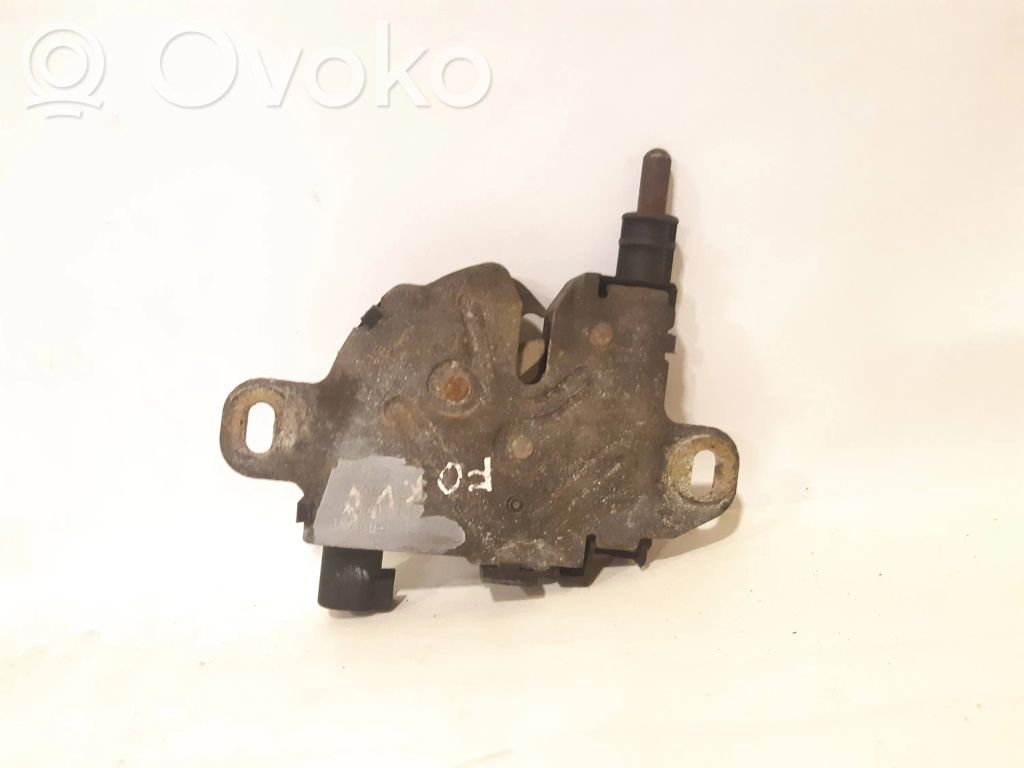 Spyna variklio dangčio   16700,XS41,9700A