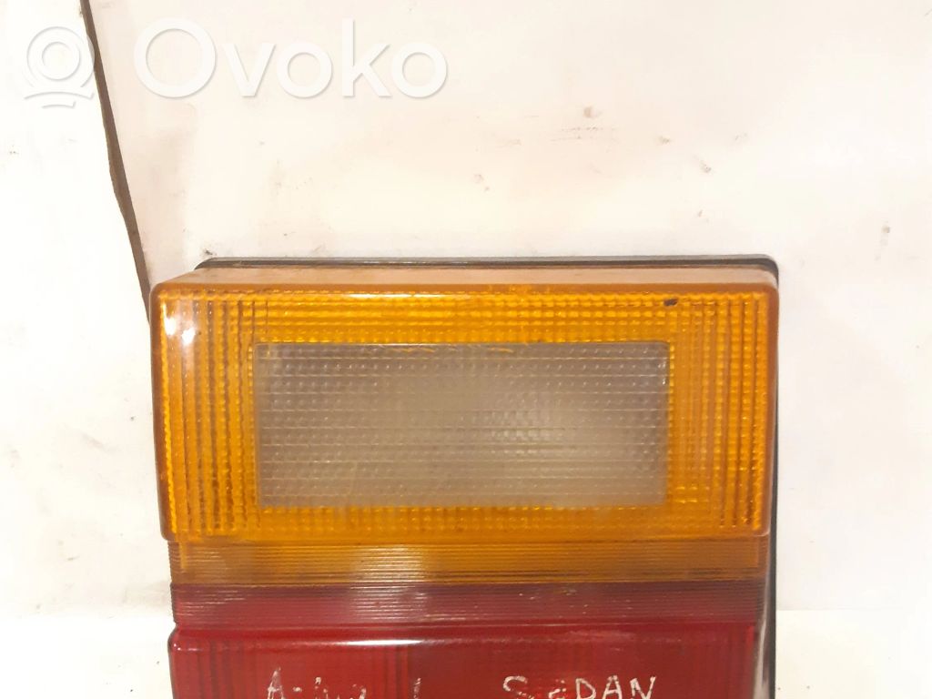 Audi 100 200 5000 C3 Aizmugurējais lukturis pārsegā 