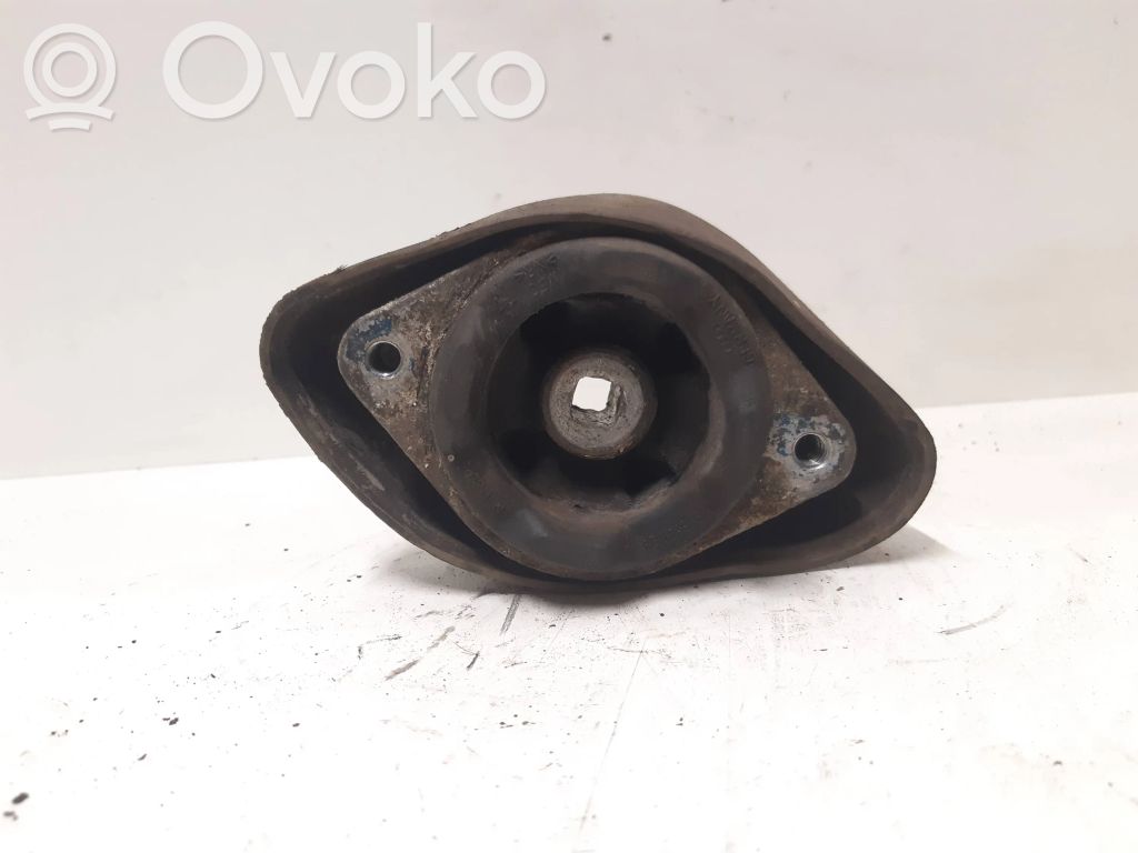 Engine mount bracket   8D0399151J