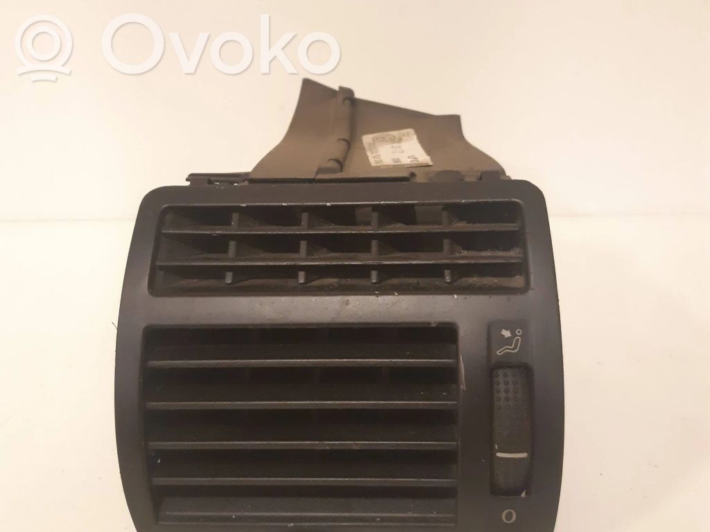 Volkswagen Sharan Boczna kratka nawiewu deski rozdzielczej 