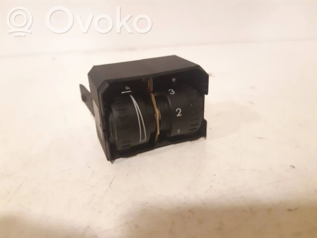 Headlight level height control switch   2K0941333A