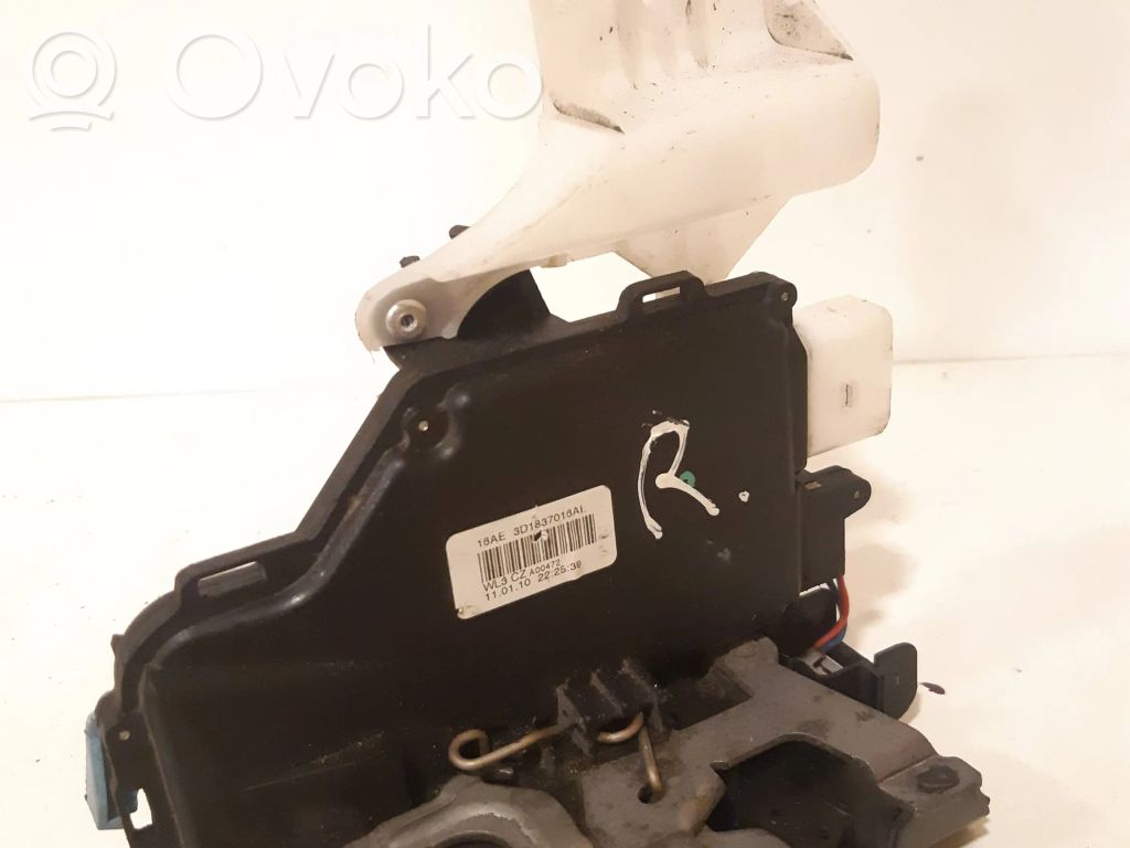 Volkswagen Caddy Front door lock 