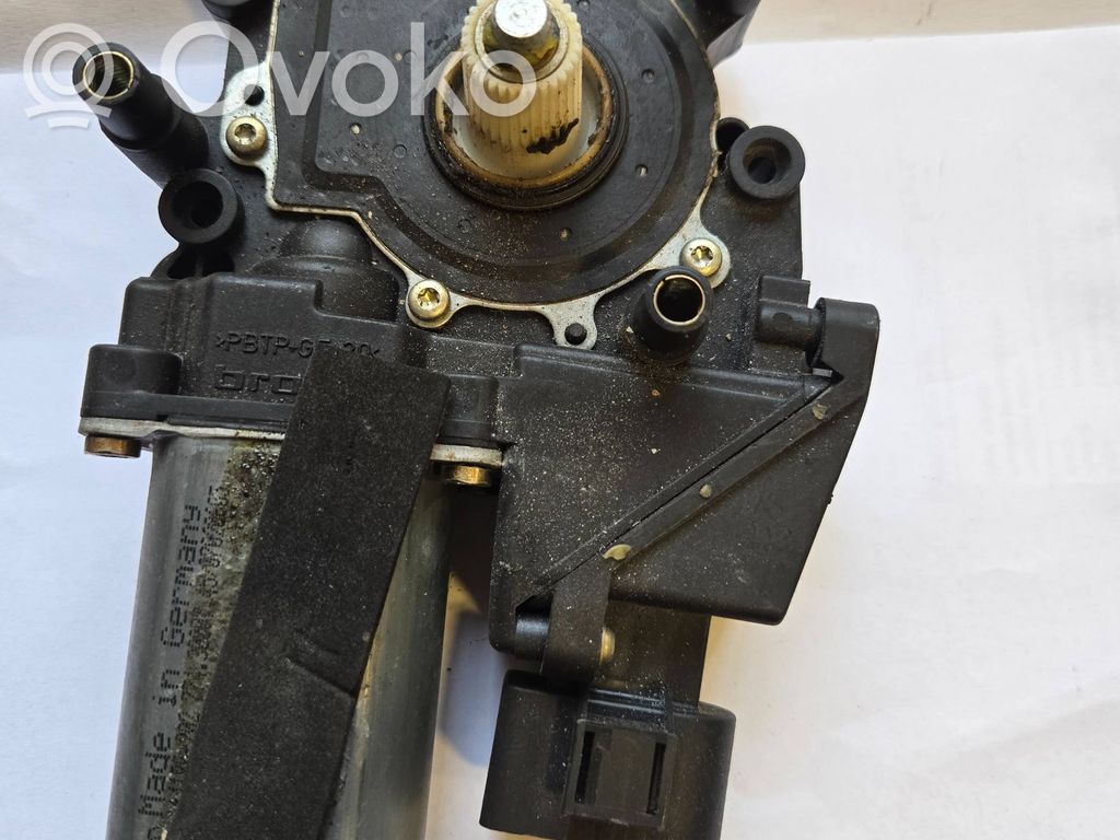 Audi A4 S4 B5 8D Silnik regulatora szyby drzwi przednich 
