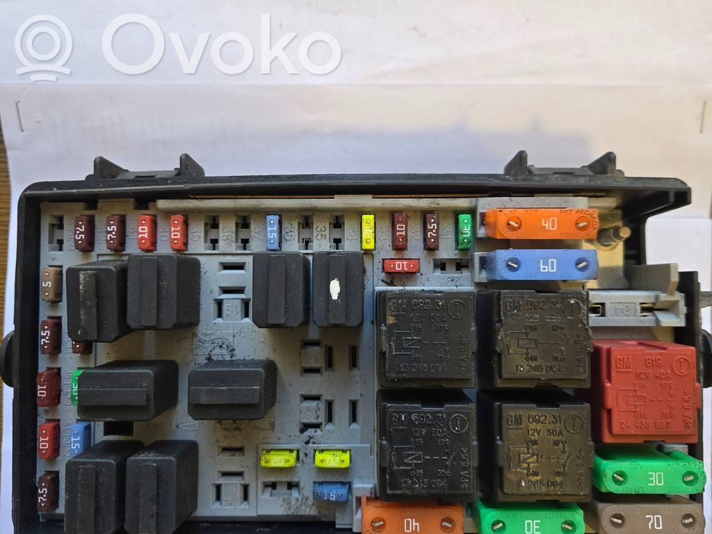 Opel Corsa D Saugiklių blokas 