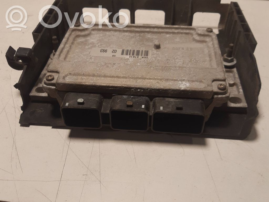 Peugeot 207 Variklio valdymo bloko laikiklis 