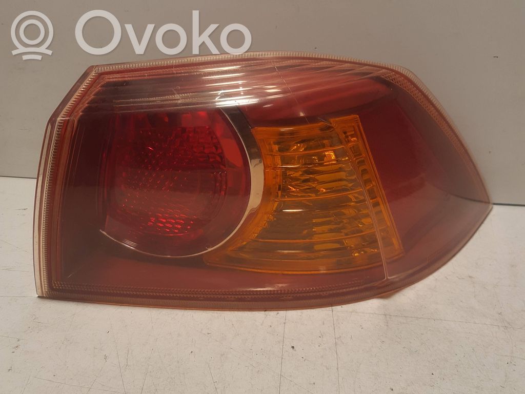 Mitsubishi Lancer VIII Lampă spate în caroserie 