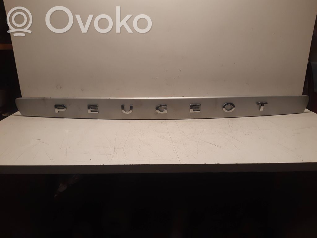 Peugeot 308 Trunk door license plate light bar 