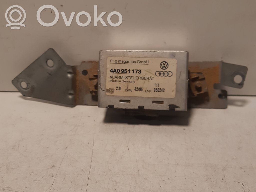 Audi A4 S4 B6 8E 8H Alarm control unit/module 