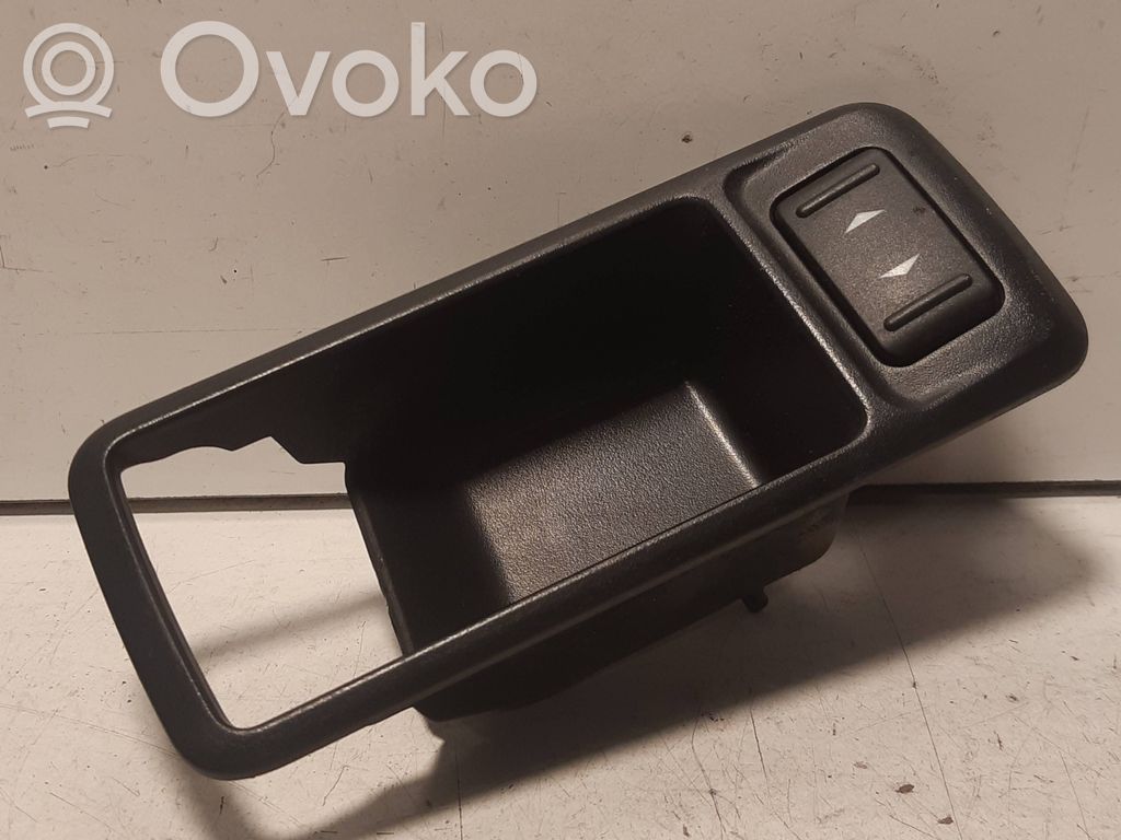 Electric window control switch   3M51226A36
