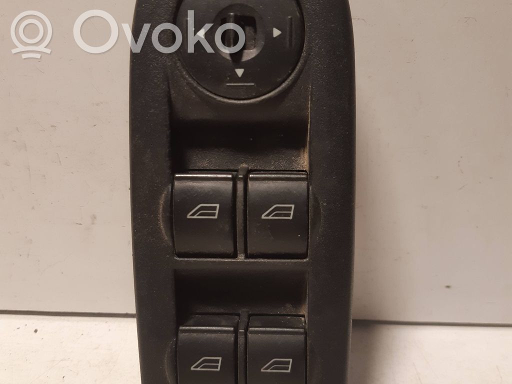 Ford Focus Electric window control switch 