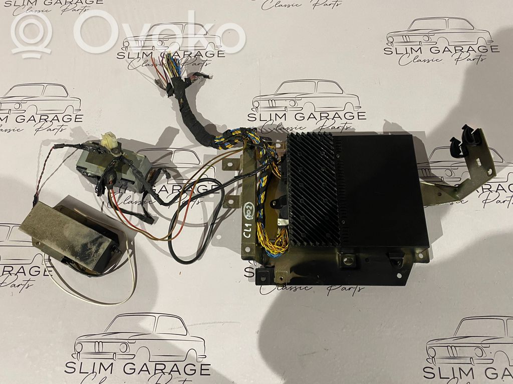 BMW 7 E38 Sound amplifier 