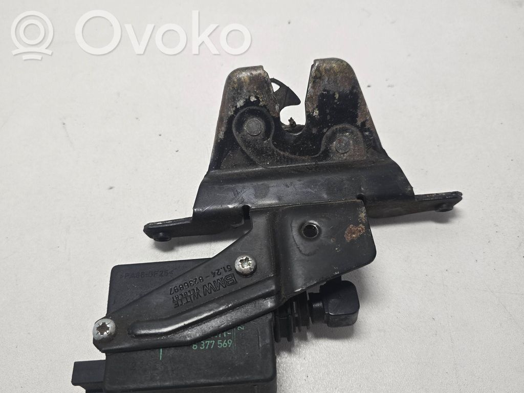 BMW 5 E39 Aizmugurējā pārsega slēdzene 
