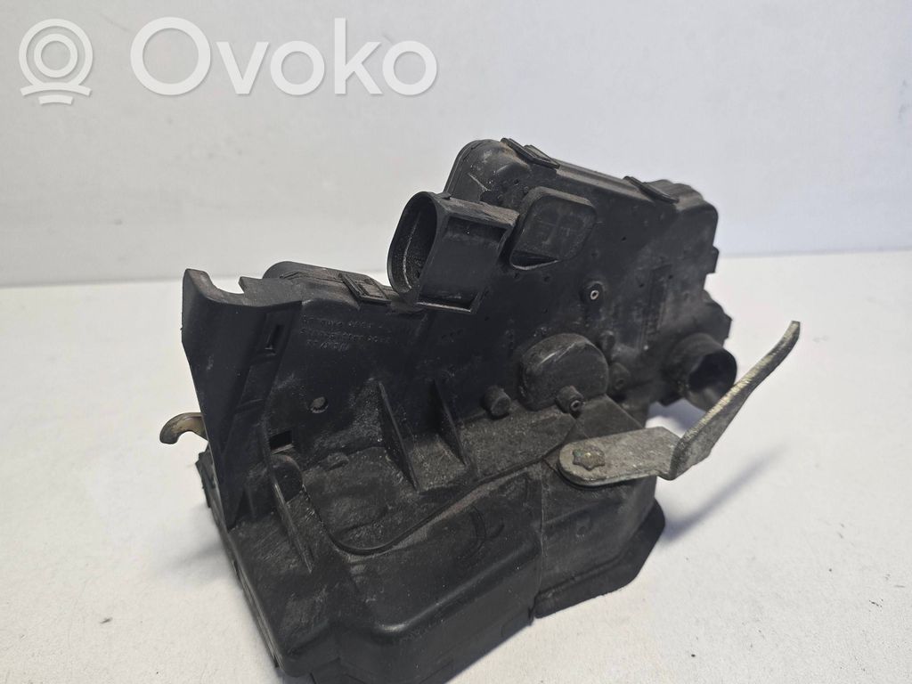 Etuoven lukko   8196031