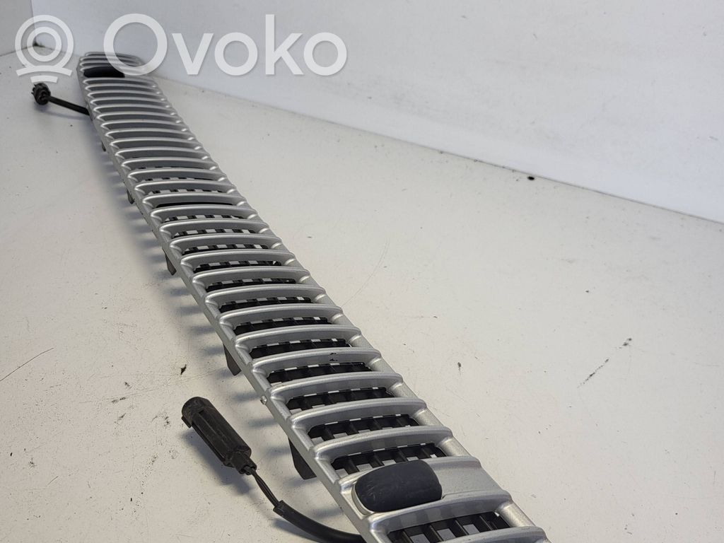 Grille calandre de capot   51137075312