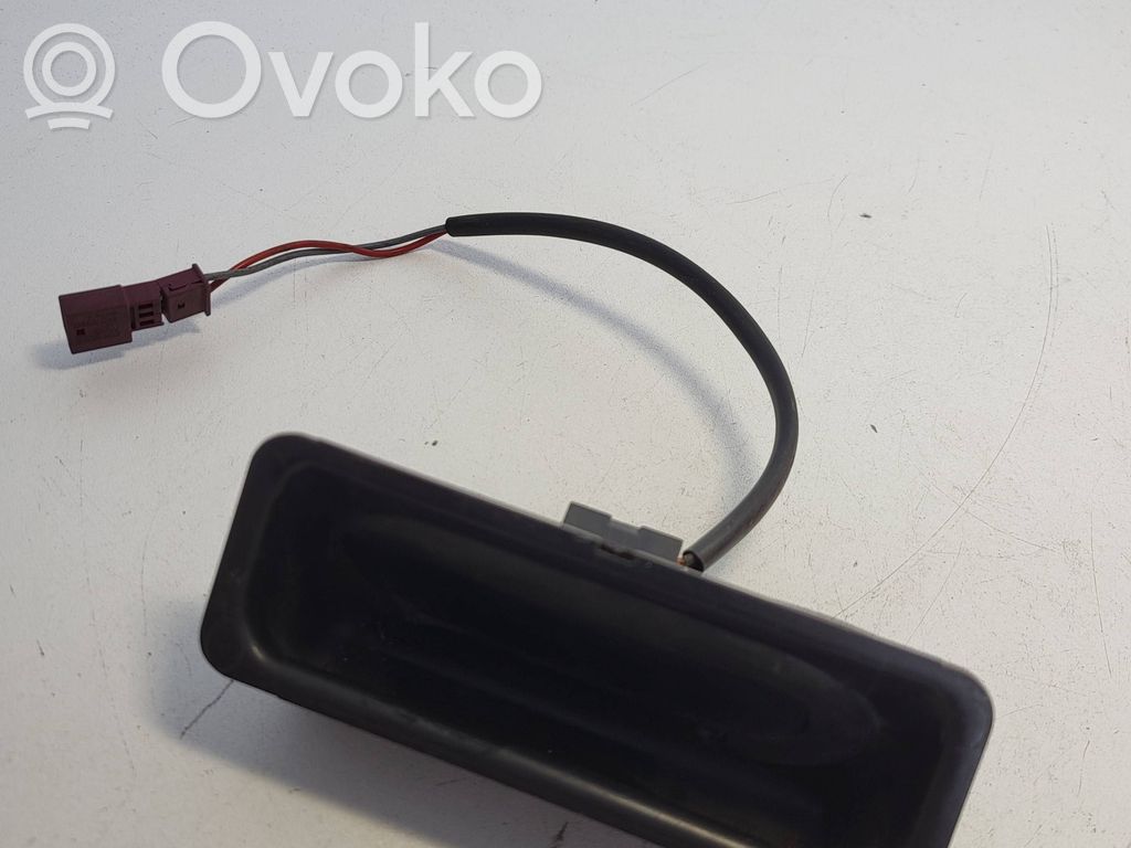 BMW 5 E60 E61 Tailgate opening switch 