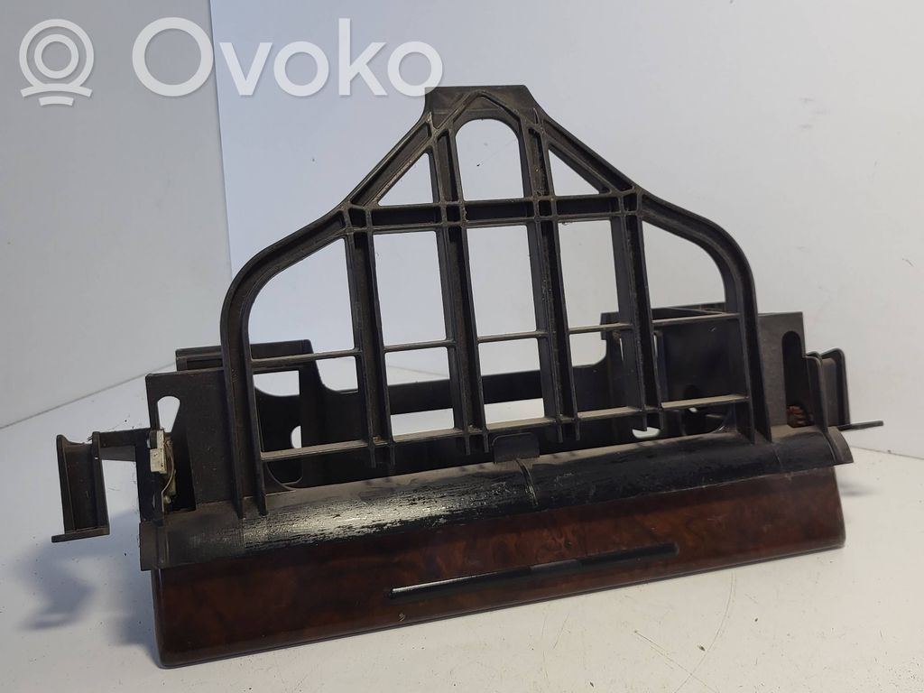 BMW 5 E39 Panelės apdaila 