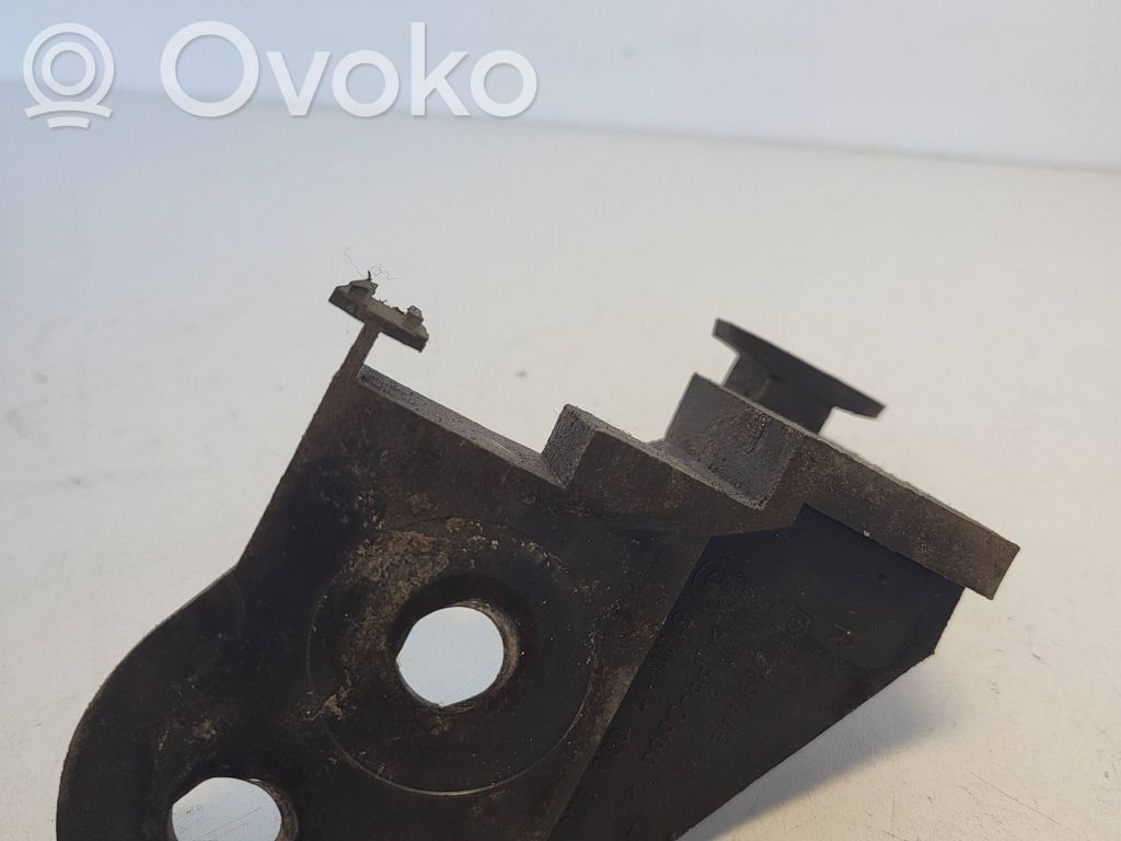 Front bumper mounting bracket   51117030620