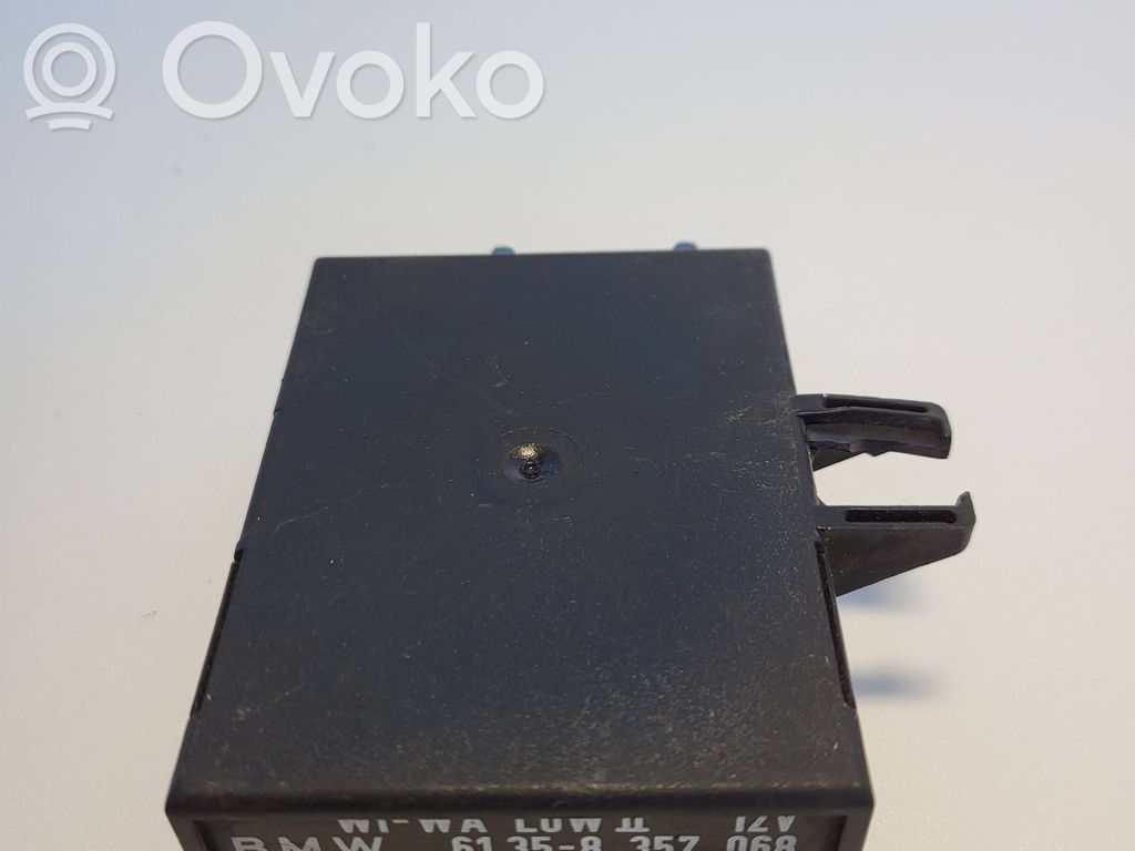Window wiper relay   61358357068