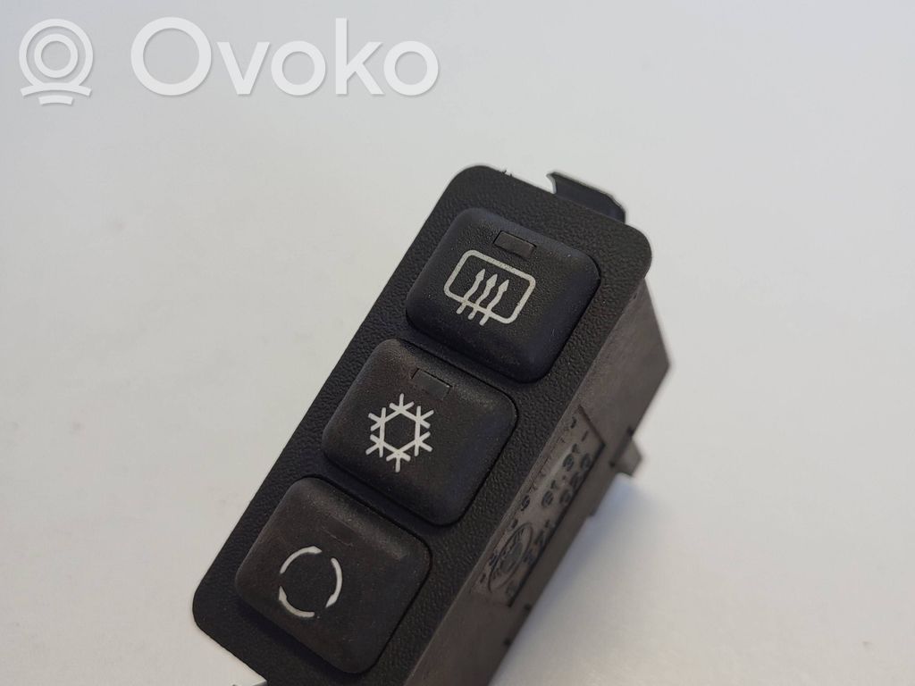 Windscreen/window heater switch   8371020