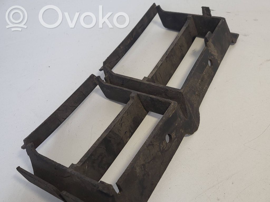 Front bumper lower grill   51118235673