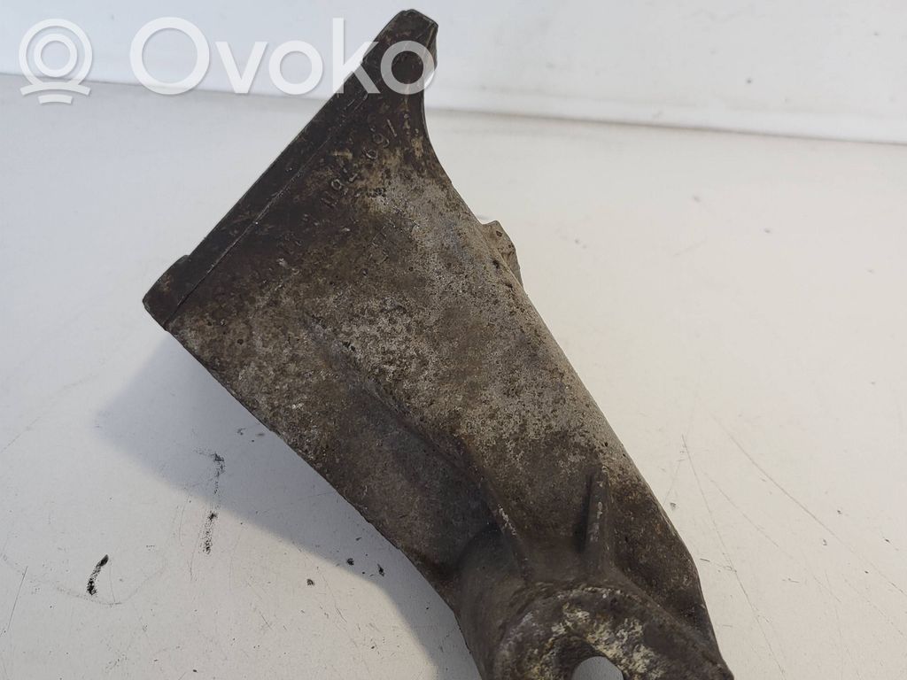 BMW 3 E46 Engine mounting bracket 