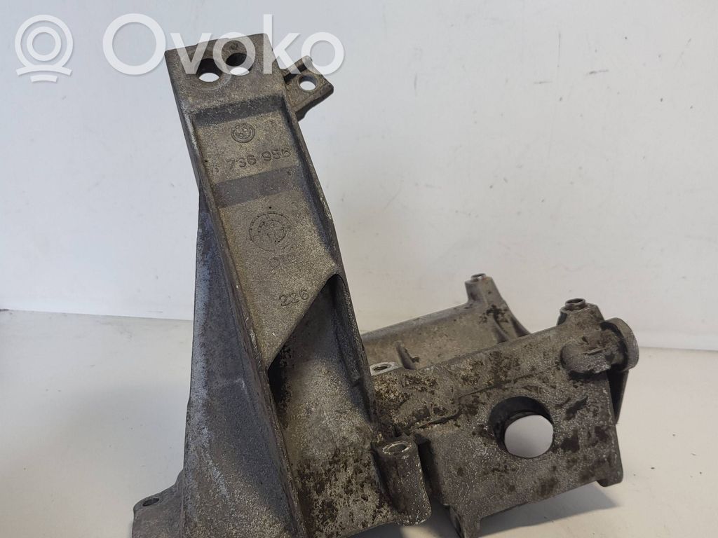 BMW 7 E38 Engine mounting bracket 