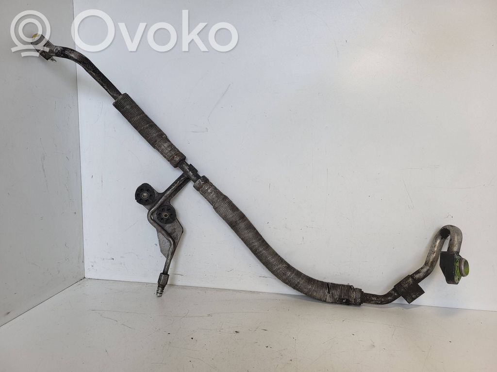 Ilmastointilaitteen putki (A/C)   6914573