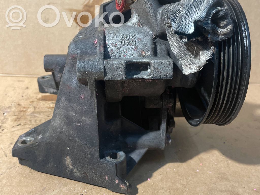 Engine mounting bracket   96184912