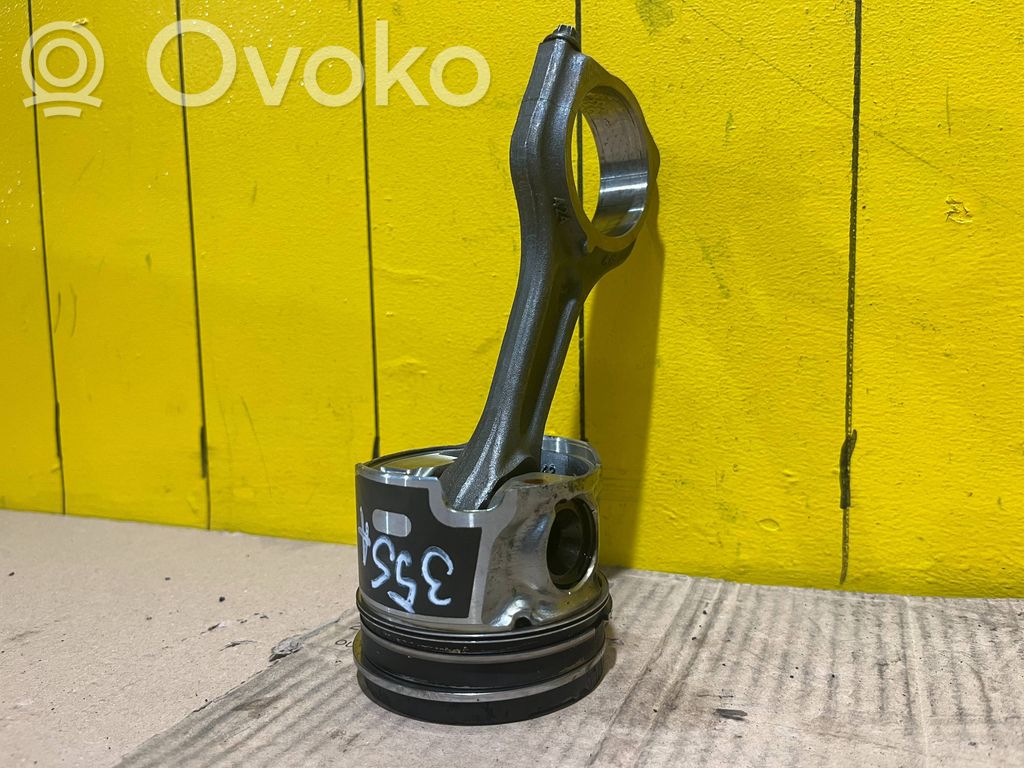Audi A4 S4 B6 8E 8H Piston avec bielle 