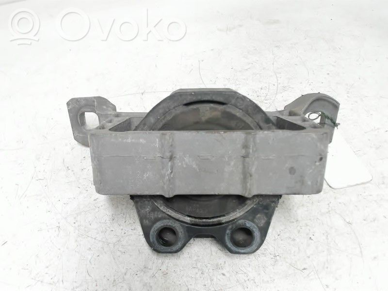 Ford Focus Engine mounting bracket 