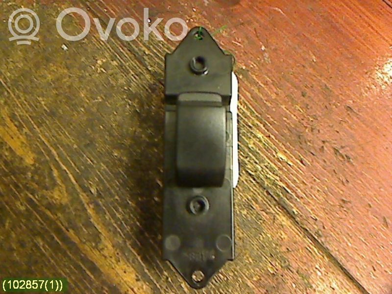 Mitsubishi L200 Electric window control switch 