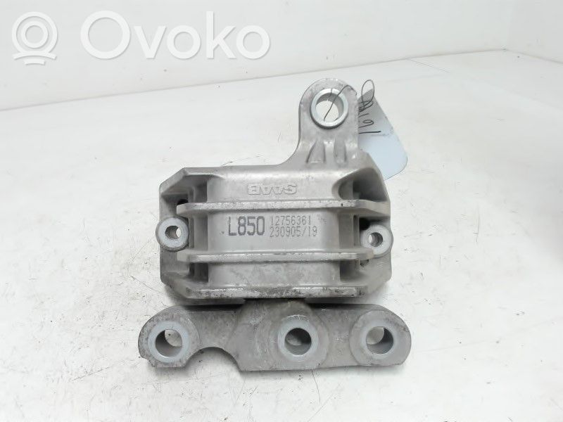 Engine mounting bracket   12756361,23090519,12756361