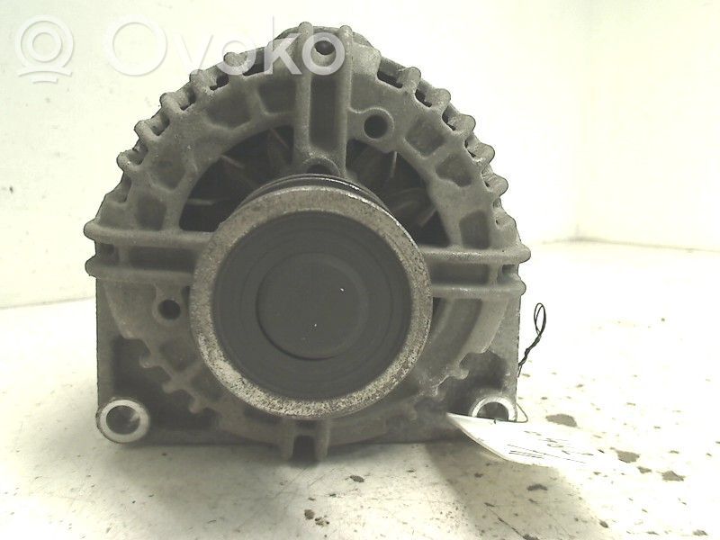 Opel Zafira B Alternador 