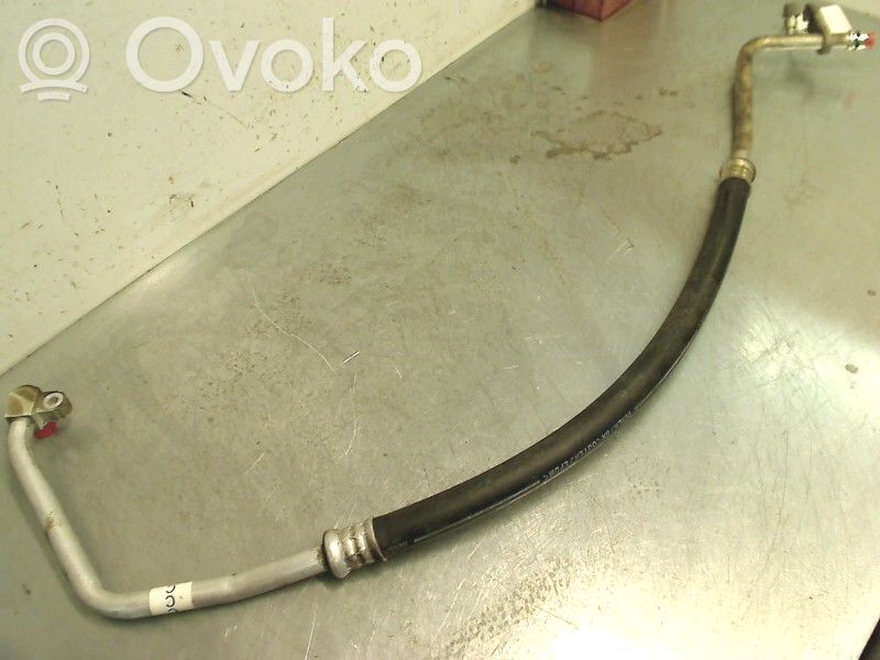 Ilmastointilaitteen putki (A/C)   73425AJ110