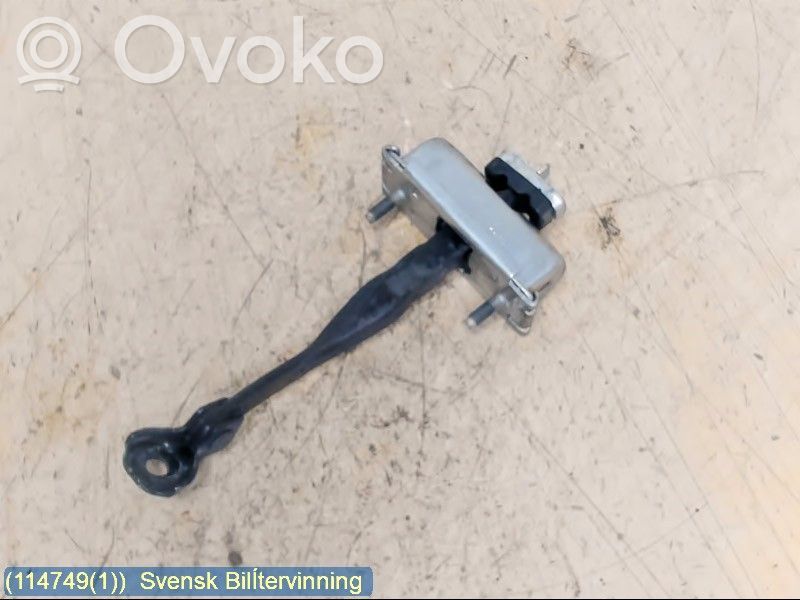 Ford Kuga II Takaoven pidätin 